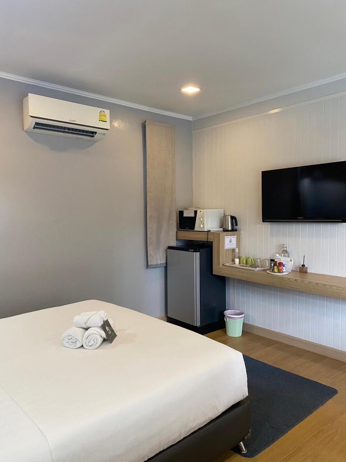 La Riva Boutique Hotel Kamphaeng Phet Exterior photo