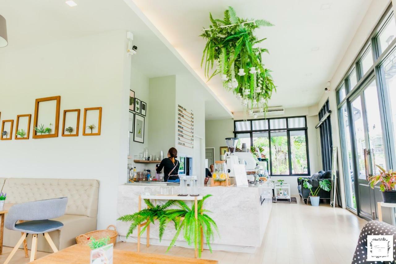 La Riva Boutique Hotel Kamphaeng Phet Exterior photo