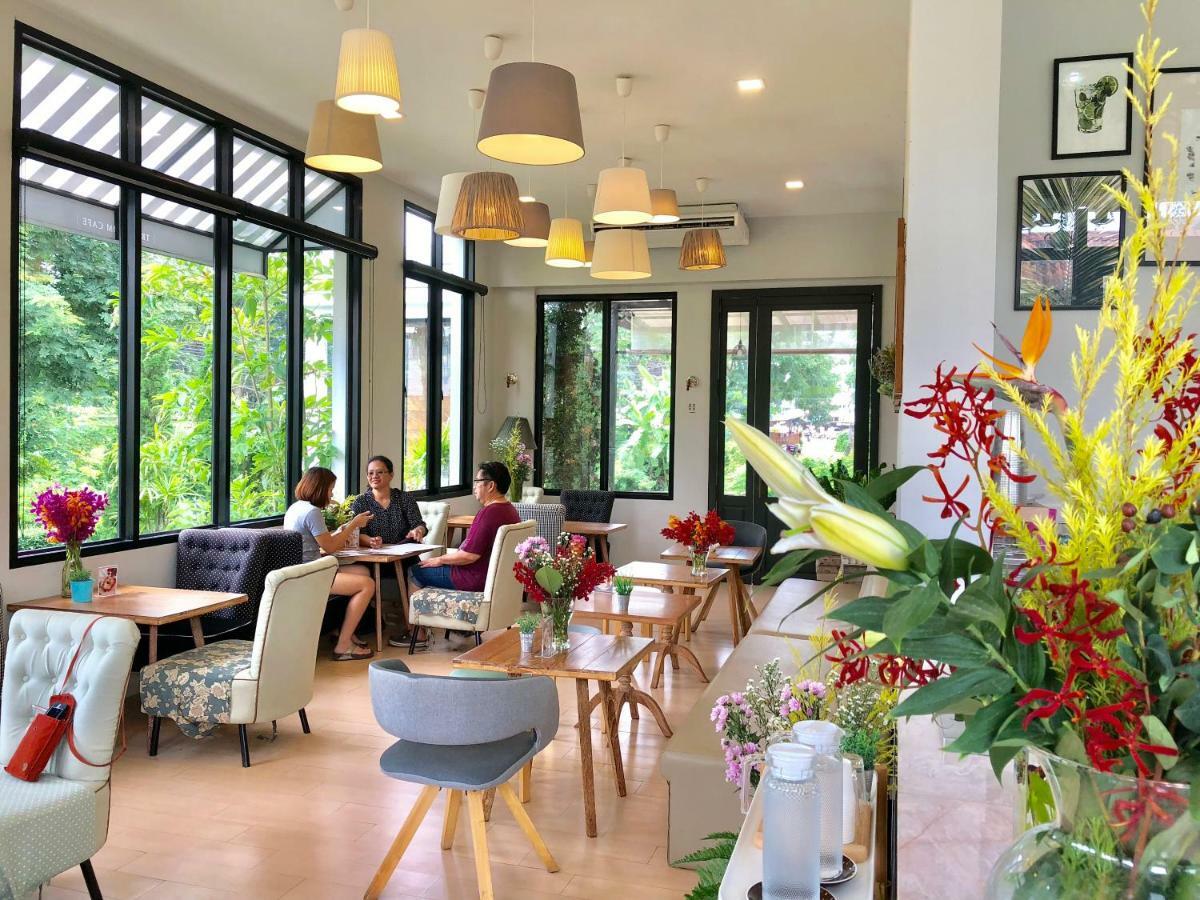 La Riva Boutique Hotel Kamphaeng Phet Exterior photo